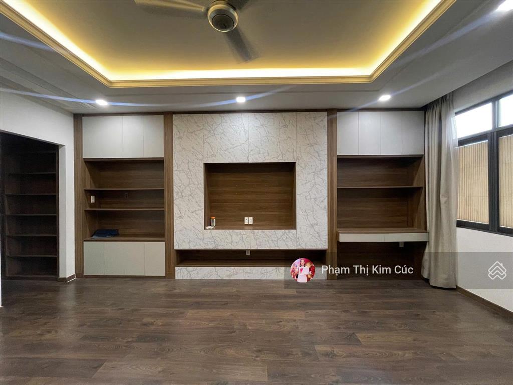 Cho thuê duy nhất căn shophouse giá 33 triệu nhà nội thất cơ bản. đang trống sẵn vào ngay