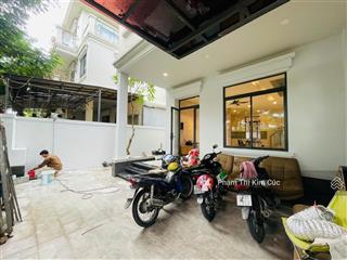 Cho thuê nhà ngang 8m có sân vườn siêu rộng đẹp. nhà đang hoàn thiện mới giá 32 triệu/tháng