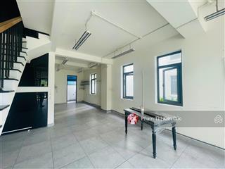 Shophouse song hành góc công viên nhà mới hoàn thiện sẵn thang máy. cho thuê 45 triệu/tháng