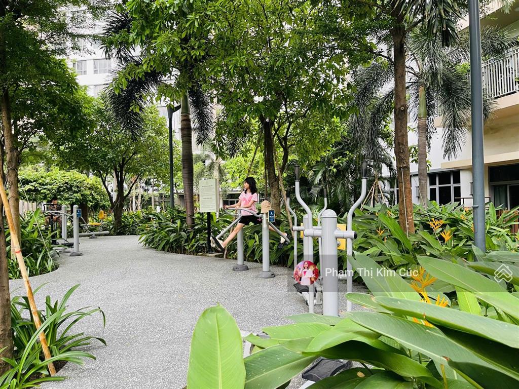 Nhà phố palm residence full nội thất cao cấp cho thuê 33 triệu. vị trí ngay hồ bơi, công viên đẹp