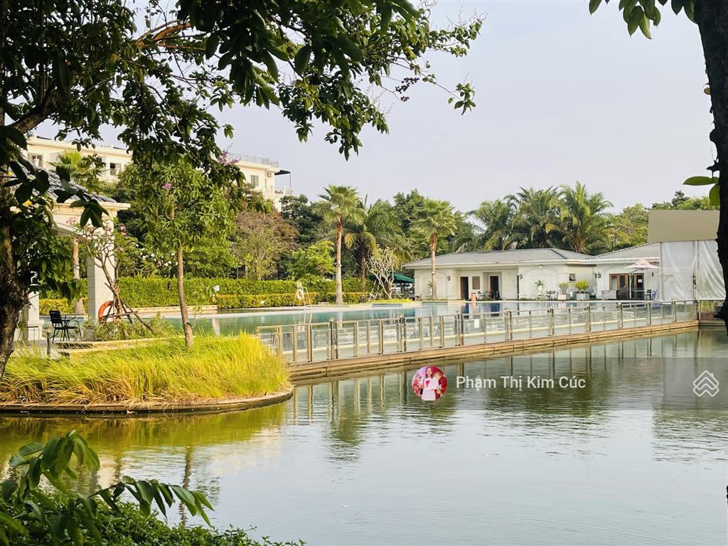 Cho thuê nhà phố view công viên 1 trệt 3 lầu nội thất cơ bản mới đẹp. giá hót 30 triệu/tháng