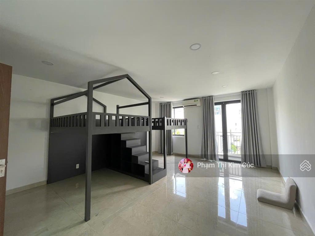 Cho thuê nhà phố view công viên 1 trệt 3 lầu nội thất cơ bản mới đẹp. giá hót 30 triệu/tháng