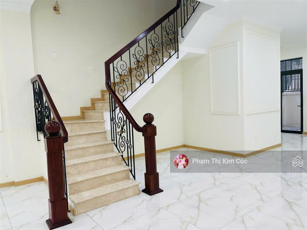 Hàng hiếm khó tìm nhà phố 6x20m mặt tiền đường chính 20m giá 32tr. phù hợp để ở hoặc làm công ty