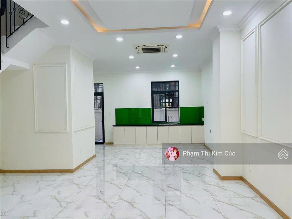 Hàng hiếm khó tìm nhà phố 6x20m mặt tiền đường chính 20m giá 32tr. phù hợp để ở hoặc làm công ty