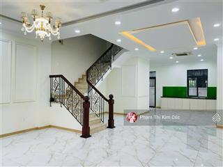 Hàng hiếm khó tìm nhà phố 6x20m mặt tiền đường chính 20m giá 32tr. phù hợp để ở hoặc làm công ty