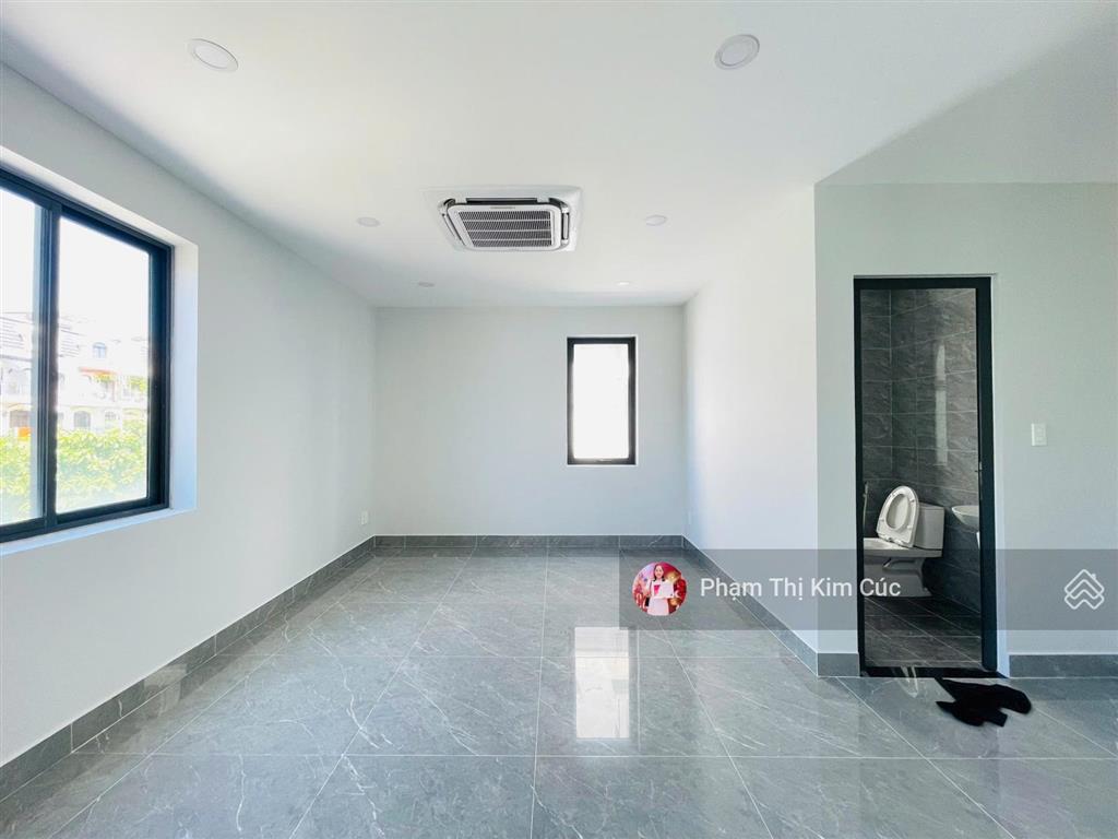 38 triệu siêu vip căn góc 2 mặt tiền trục chính  view hồ. dt 180m2 1 trệt 3 lầu nhà mới đẹp