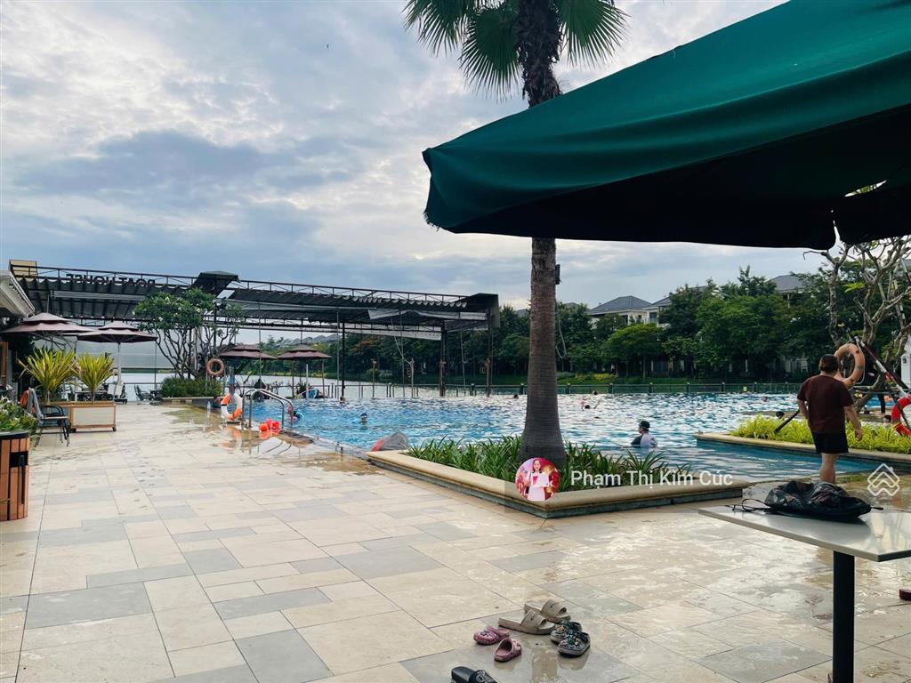 38 triệu siêu vip căn góc 2 mặt tiền trục chính  view hồ. dt 180m2 1 trệt 3 lầu nhà mới đẹp