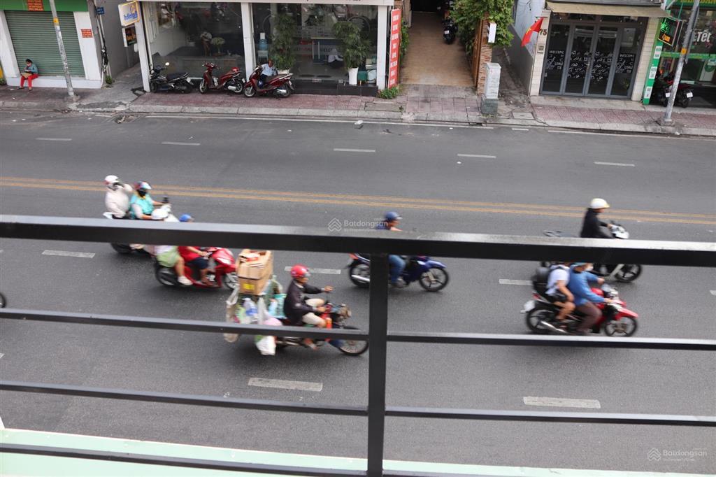 Bán nhà mặt tiền 56 phan đình phùng, p. cầu kiệu, tphcm