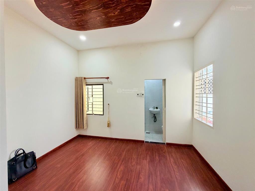 Bán căn nhà hẻm 15 đường cầm bá thước, p.7, q. phú nhuận