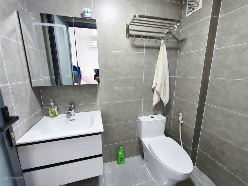 Chính chủ  65m2 căn góc tặng full nội thất giá chỉ 2,7 tỷ 2 ban công sẵn sổ hồng