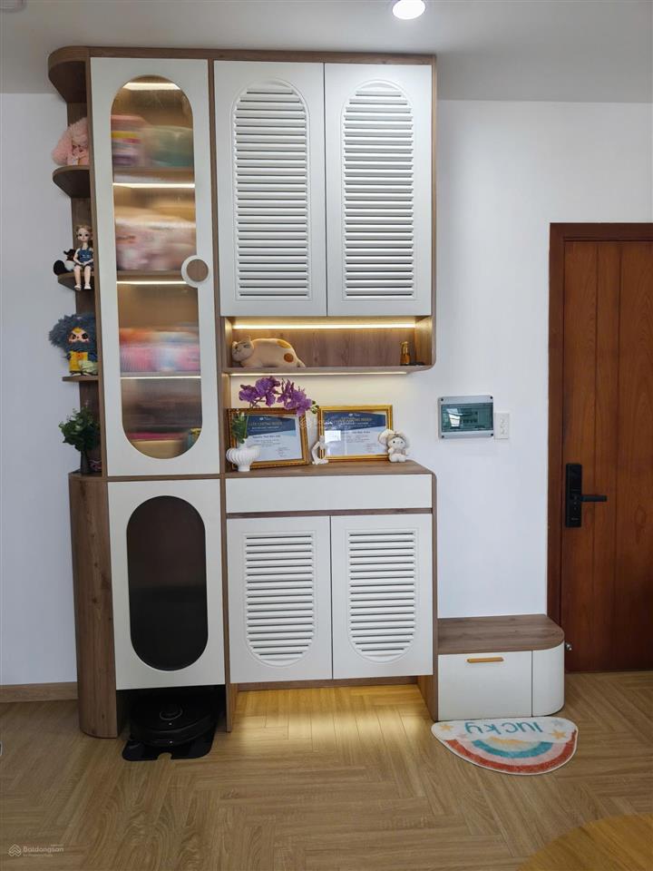 Chính chủ  65m2 căn góc tặng full nội thất giá chỉ 2,7 tỷ 2 ban công sẵn sổ hồng