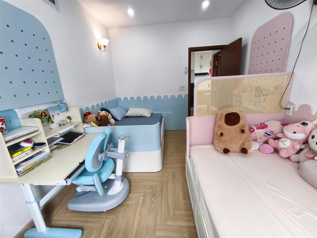 Chính chủ  65m2 căn góc tặng full nội thất giá chỉ 2,7 tỷ 2 ban công sẵn sổ hồng