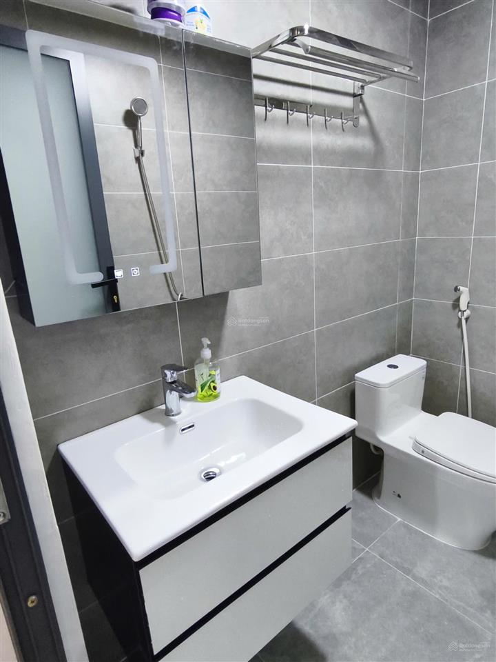 Chính chủ  65m2 căn góc tặng full nội thất giá chỉ 2,7 tỷ 2 ban công sẵn sổ hồng