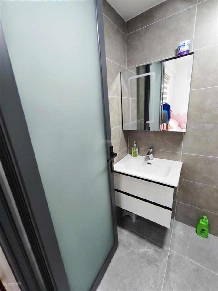 Chính chủ  65m2 căn góc tặng full nội thất giá chỉ 2,7 tỷ 2 ban công sẵn sổ hồng