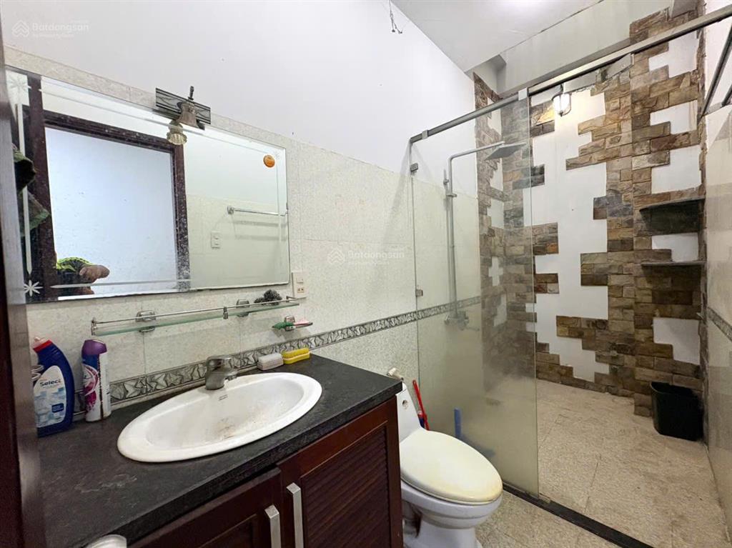 Bán nhà đường nguyễn kiệm, phường 4, quận phú nhuận  nhà 1 trệt, 2 lầu xây kiên cố