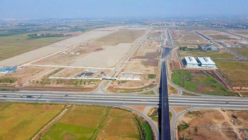 Xưởng 2000m2 bên kcn phố nối a