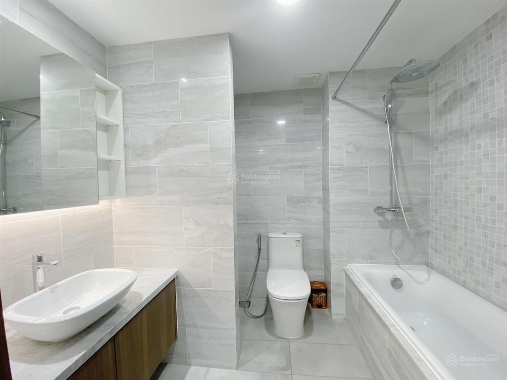 Cho thuê ch everrich infinity giá tốt căn 2pn  80m2 full nội thất,  0915 194 ***