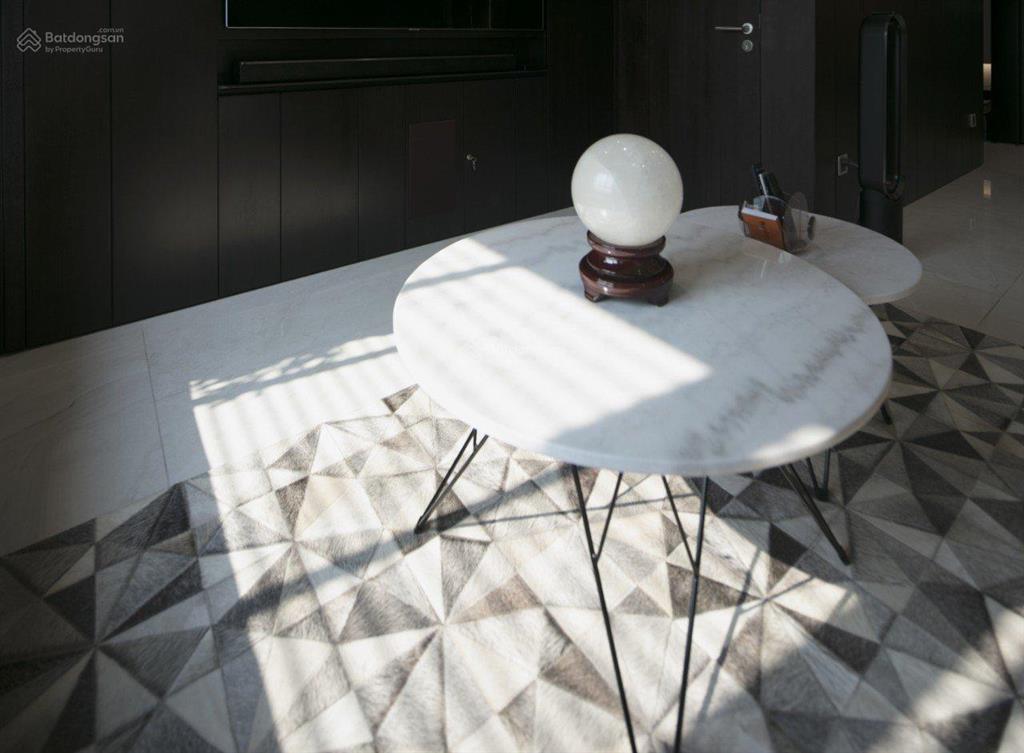 Bán nhanh căn hộ 2pn nội thất đẹp tại chung cư everrich quận 5.  0915 194 ***