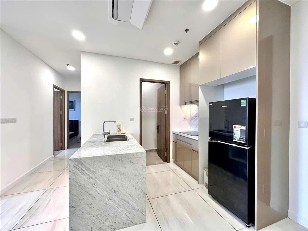 Chuyên cho thuê căn hộ kingdom 101, căn hộ 2pn + 2wc nội thất cơ bản giá tốt.  0915 194 ***