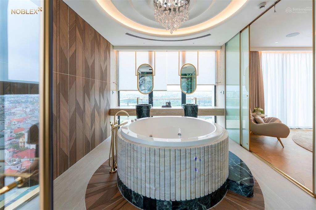 Căn hộ 3pn diện tích 266m2 căn góc  noble crystal long biên  vận hành 5* bwt worldhotels