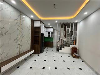 Tài chính hơn 4 tỷ sẵn nhà. chỉ khu vực này còn. 40m2 x 5 tầng. sát đô nghĩa. gần ô tô, cho thuê.