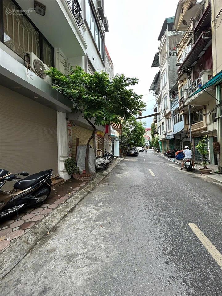 Siêu hot mặt phố thụy khuê, tây hồ. 45m2, 5 tầng, mt5m. chỉ 14,8 tỷ. vỉa hè, kinh doanh, ô tô tránh