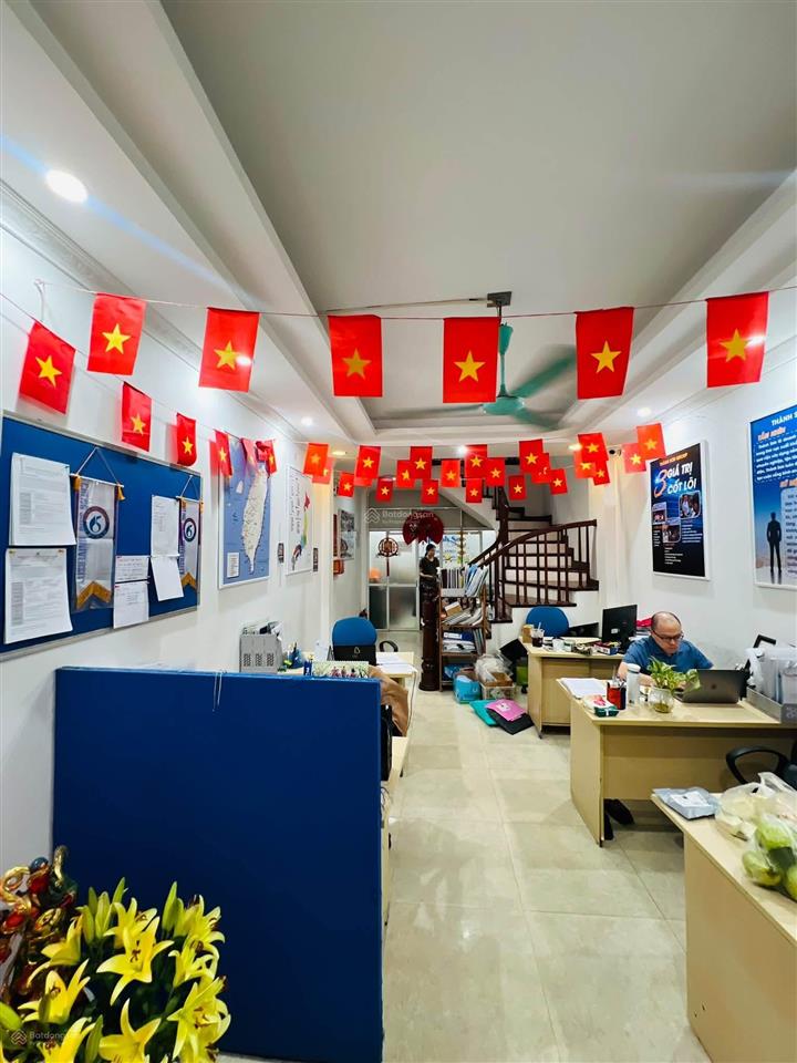 Hoa hậu. mai dịch từ liêm 55m2, 6 tầng chỉ 14 tỷ. ô tô đỗ của, ô chờ thang máy, kinh doanh.thuê tốt