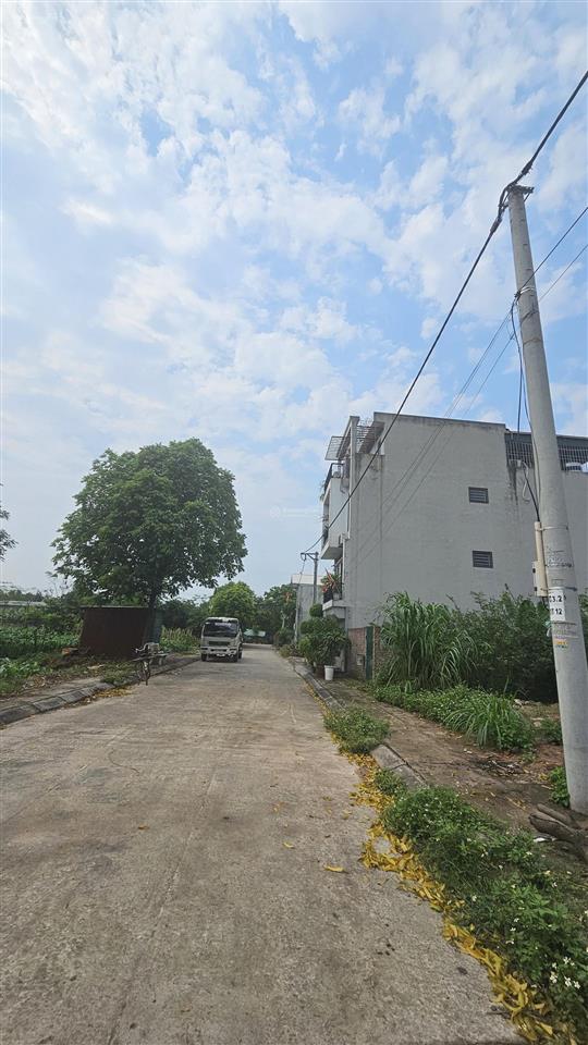 Siêu hot ! 70m đấu giá cổng ngói sát ql32, đất đẹp, không lỗi lầm chỉ 7xtr/m 0915 074 ***