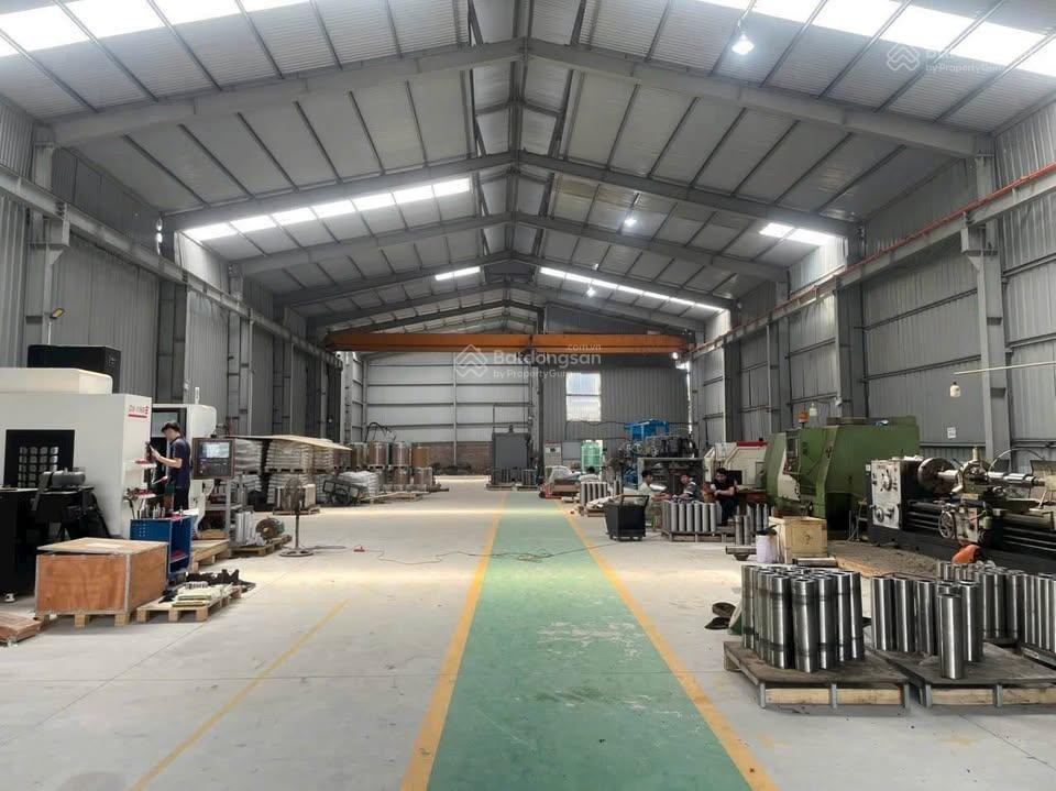 Cần thuê kho 1.000m2 ở đan phượng, sẵn sơn nền epoxy, khung zamil 8  9m, vào luôn 0915 074 ***