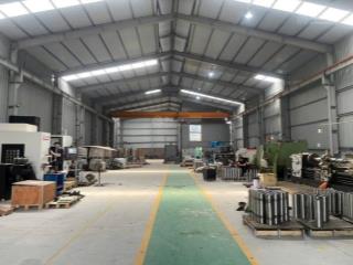 Cần thuê kho 1.000m2 ở đan phượng, sẵn sơn nền epoxy, khung zamil 8  9m, vào luôn 0915 074 ***