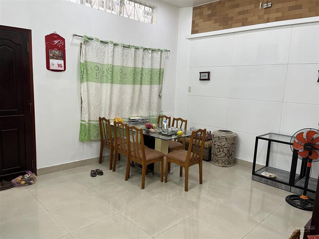 Cho thuê nhà nguyên căn hẻm 302 đường hai bà trưng, quận 1 5mx14m, 1 lầu, 3pn, 2wc, gần chợ tđ
