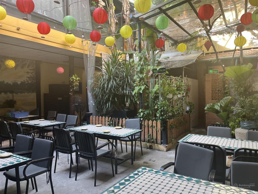 Cho thuê nhà hẻm 55 lê thị hồng gấm, quận 1 8,3m x 24m, nhà trệt gỗ truyền thống, có sân vườn...