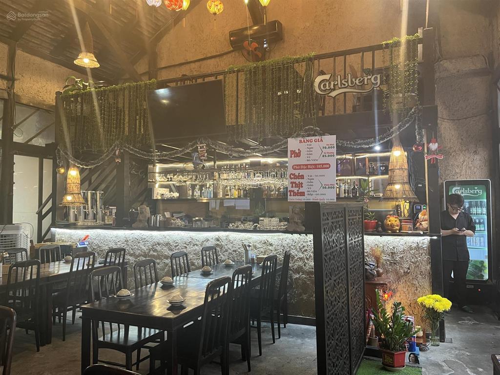 Cho thuê nhà hẻm 55 lê thị hồng gấm, quận 1 8,3m x 24m, nhà trệt gỗ truyền thống, có sân vườn...