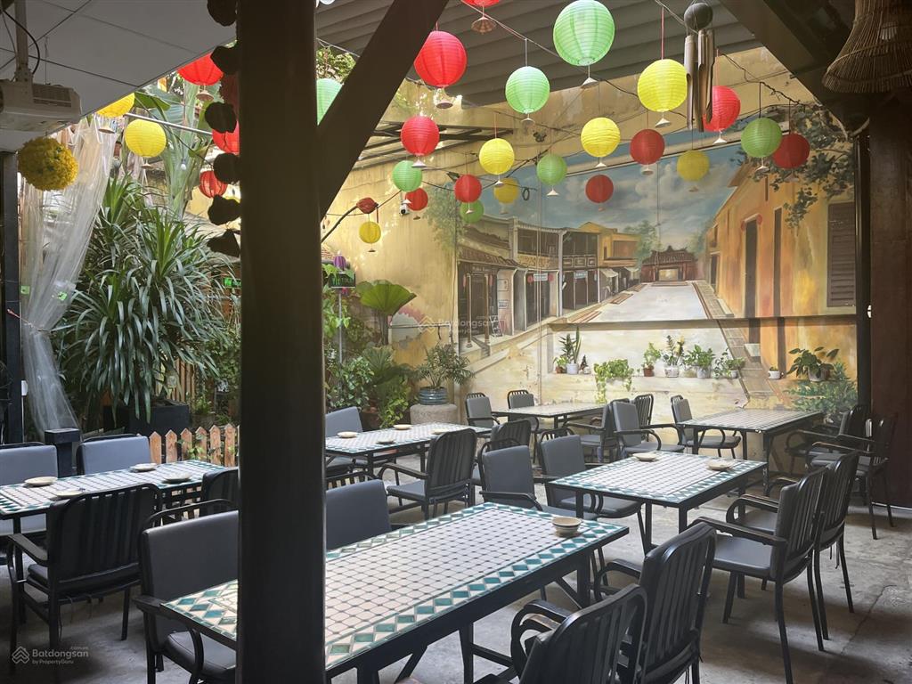 Cho thuê nhà hẻm 55 lê thị hồng gấm, quận 1 8,3m x 24m, nhà trệt gỗ truyền thống, có sân vườn...