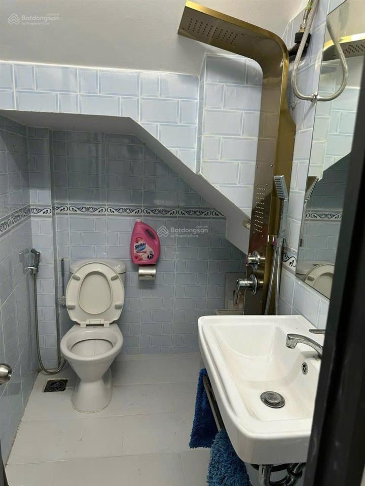 Cho thuê nhà hẻm 60 lê thị riêng, quận 1 3.2m x 11m, 3 lầu, 5pn, 3wc... hẻm thông ra bùi thị xuân