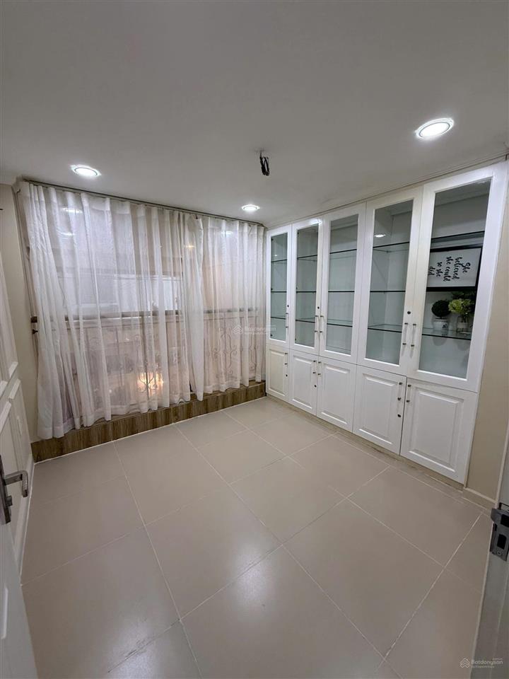 Cho thuê nhà hẻm rộng 5m (oto vào tận cửa) đường vạn kiếp, p.3, q.bình thạnh 3,5m x 14m, 3 lầu...