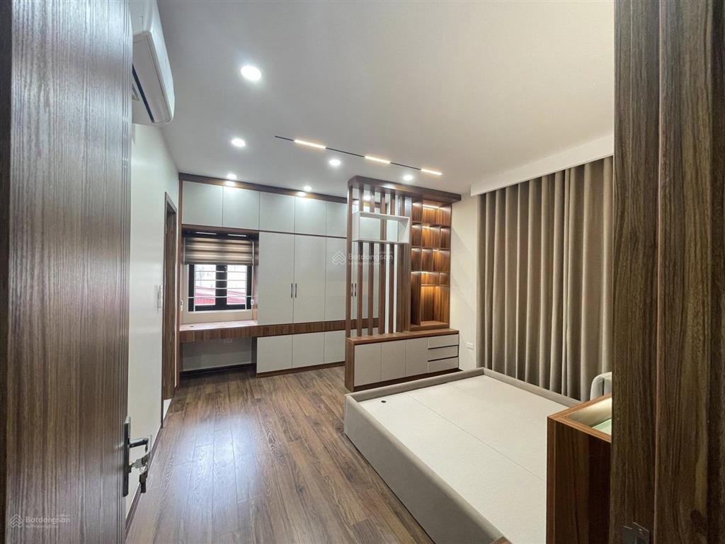 Chủ sang nước ngoài cần bán căn lô góc  thang máy  kinh doanh phố cự lộc mặt tiền 5m giá 16 tỷ