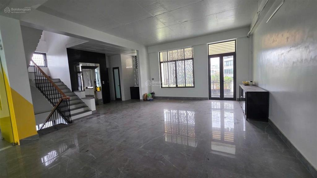 Cho thuê kho xưởng kết hợp toà văn phòng rộng 500m2 tại đường nguyễn chánh, tp đà nẵng