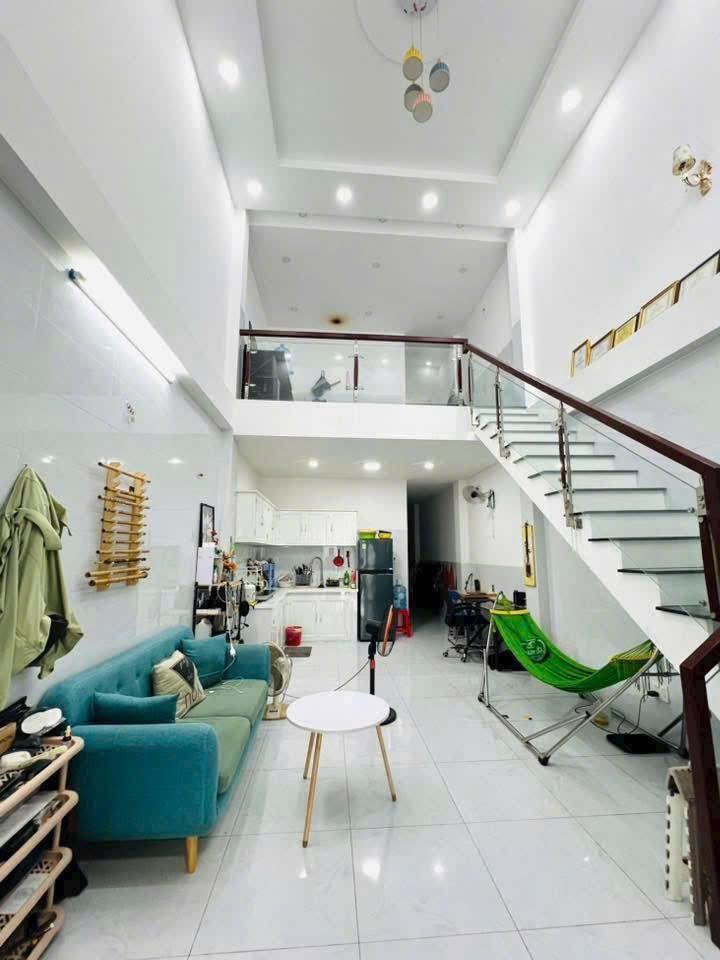 Bán Nhà 1Trệt 1Lững Mặt Tiền Đường 102 Lã Xuân Oai, Tăng Nhơn Phú A, Quận 9