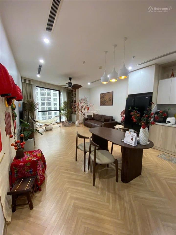 Cho thuê ch royal city, 130m2, 4pn, rộng rãi, view bể bơi đẹp mắt