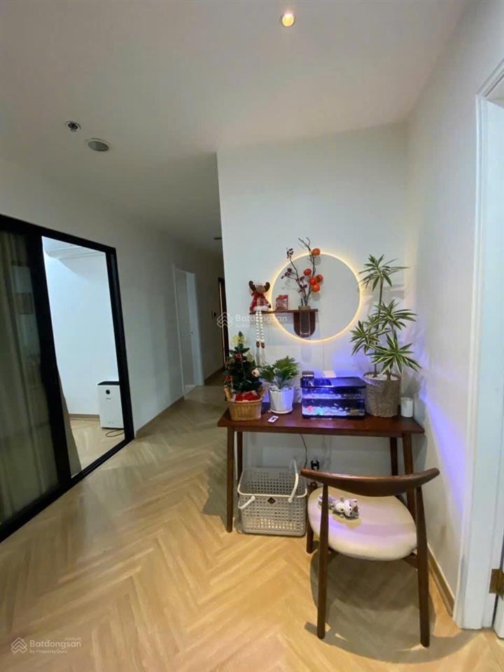 Cho thuê ch royal city, 130m2, 4pn, rộng rãi, view bể bơi đẹp mắt