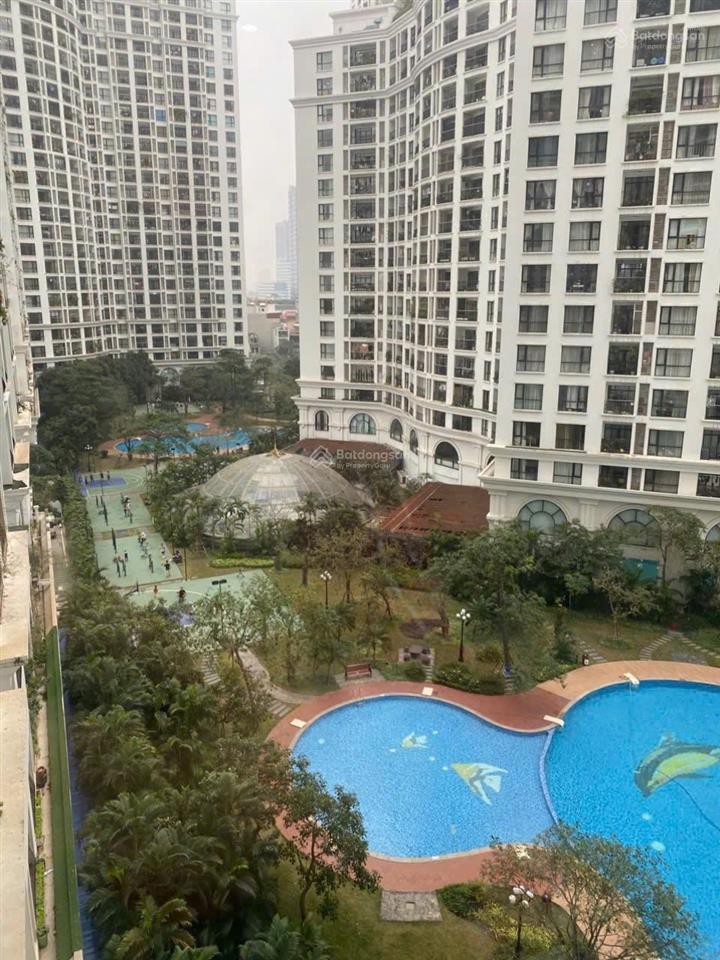Cho thuê ch royal city, 130m2, 4pn, rộng rãi, view bể bơi đẹp mắt