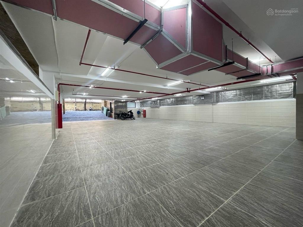 Cho thuê tòa nhà 10 tầng ốp kính full hoàng ngân 190m² x 10t, mt 8m, thông sàn, thang máy. 100tr