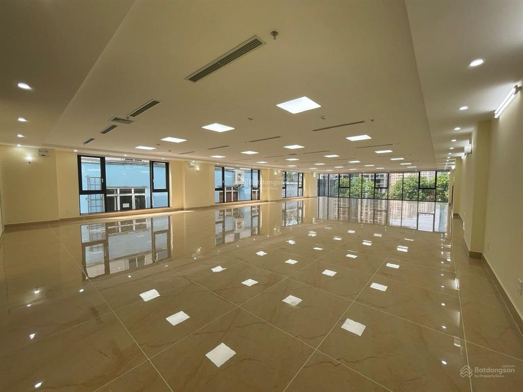Cho thuê tòa nhà 10 tầng ốp kính full hoàng ngân 190m² x 10t, mt 8m, thông sàn, thang máy. 100tr