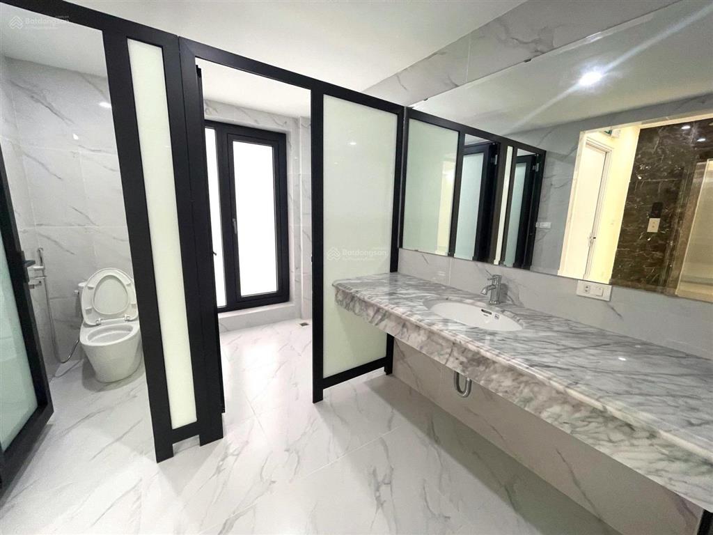 Chính chủ tôi cần cho thuê nhà mới 100% hoàn thiện xong phố nguỵ như kon tum dt200m2 x9t 1 hầm