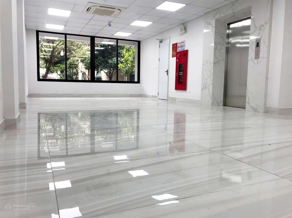 Cho thuê tòa văn phòng đường lạc long quân  xuân la 150m2x7 tầng + hầm, mt 8m, thang máy, 45tr/th