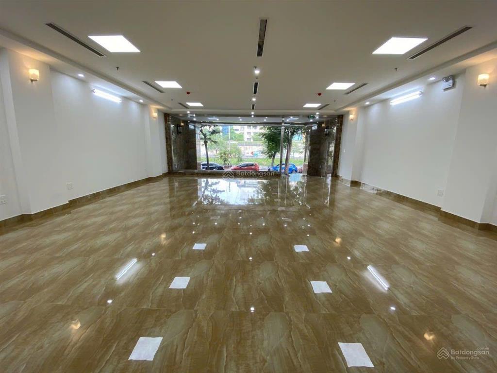 Cho thuê tòa nhà mặt phố trường chinh. vị trí đẹp. dt 160m2, mt 7m, 9 tầng 1 hầm , thang máy. 90tr