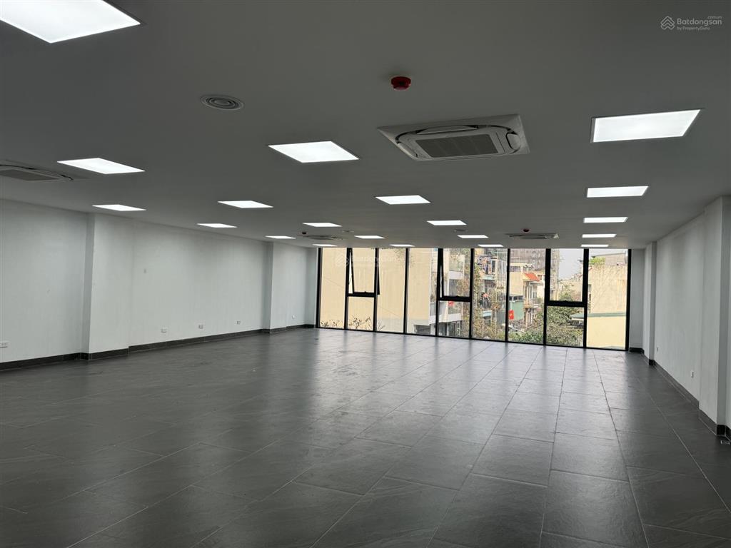 Nhà mới trung hòa  vũ phạm hàm  140m2 x 6t 1 hầm, mt 7m để được 6 ô tô. thông sàn thang máy, 60tr