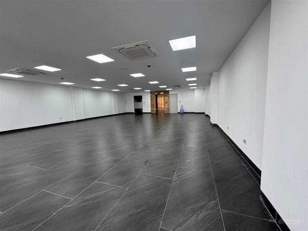Nhà mới trung hòa  vũ phạm hàm  140m2 x 6t 1 hầm, mt 7m để được 6 ô tô. thông sàn thang máy, 60tr
