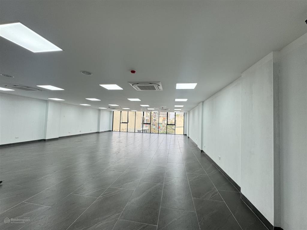 Nhà mới trung hòa  vũ phạm hàm  140m2 x 6t 1 hầm, mt 7m để được 6 ô tô. thông sàn thang máy, 60tr